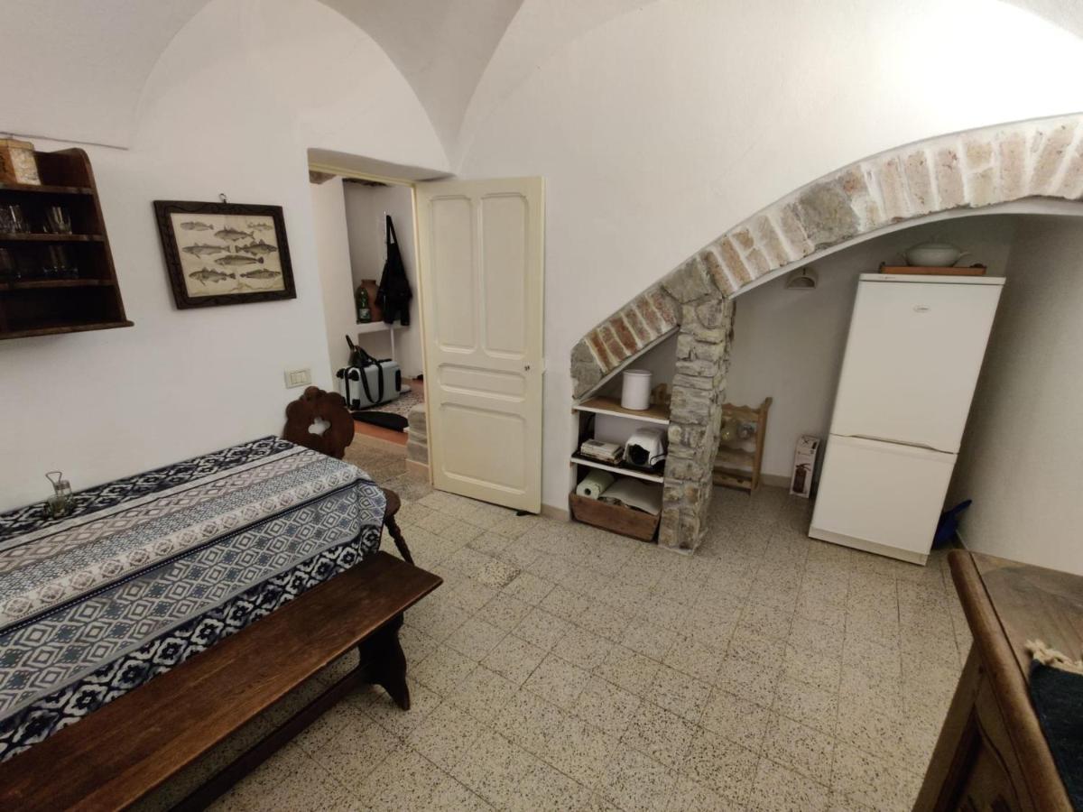 Casa Del Gufo Apartment Perinaldo Bagian luar foto