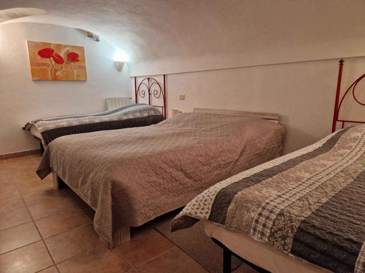Casa Del Gufo Apartment Perinaldo Bagian luar foto